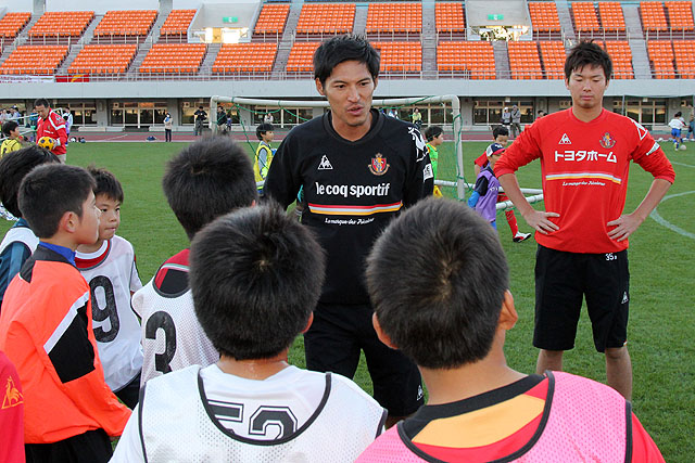 瑞穂1日サッカー講座 に田口泰士選手と田中輝希選手が参加 ニュース 名古屋グランパス公式サイト