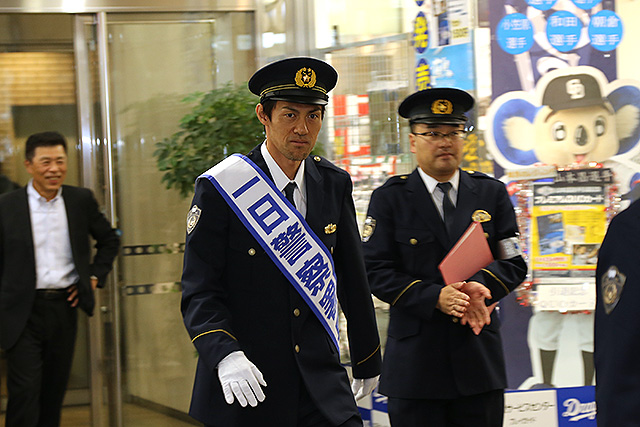 楢崎正剛選手 愛知県中警察署 一日警察署長 に就任 ニュース 名古屋グランパス公式サイト