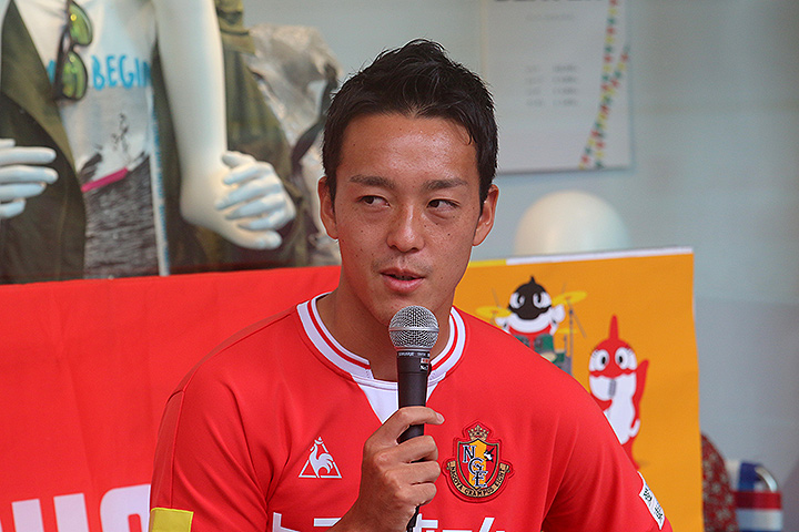No Grampus No Life プレスペシャルトークショー に野田隆之介 磯村亮太選手が出演 ニュース 名古屋グランパス公式サイト