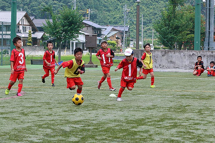 飛騨古川サマーキャンプ 16 前半 の模様 ニュース 名古屋グランパス公式サイト