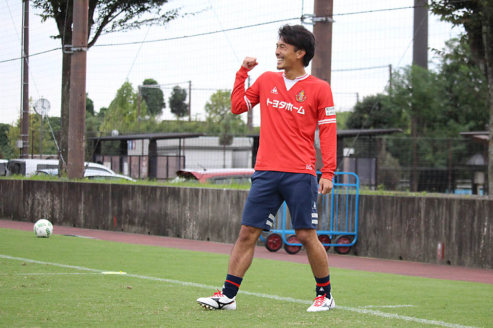 小川 佳純 | 選手・スタッフ | チーム | 名古屋グランパス公式サイト