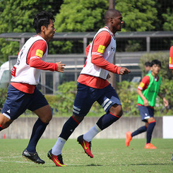 明神 智和 | 選手・スタッフ | チーム | 名古屋グランパス公式サイト