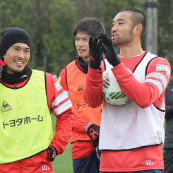 名古屋グランパス オーセンティックユニフォーム 小川佳純サイン入り 11161653_63749710d45ac.jpg