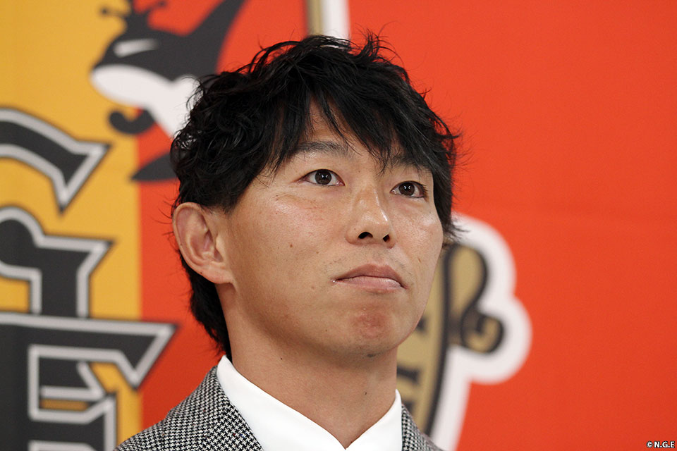 佐藤寿人選手 移籍加入記者会見｜ニュース｜名古屋グランパス公式サイト