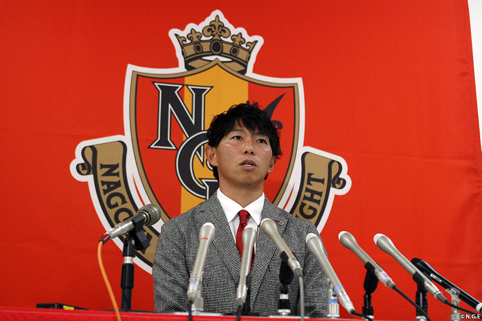 佐藤寿人選手 移籍加入記者会見｜ニュース｜名古屋グランパス公式サイト