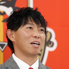 佐藤寿人選手 移籍加入記者会見｜ニュース｜名古屋グランパス公式サイト