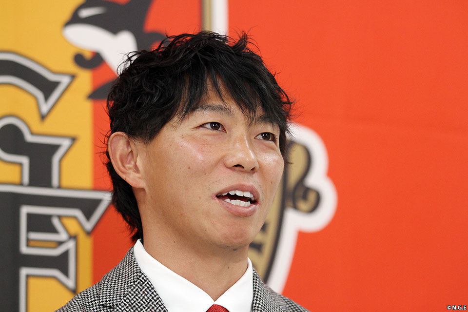 佐藤寿人選手 移籍加入記者会見｜ニュース｜名古屋グランパス公式サイト