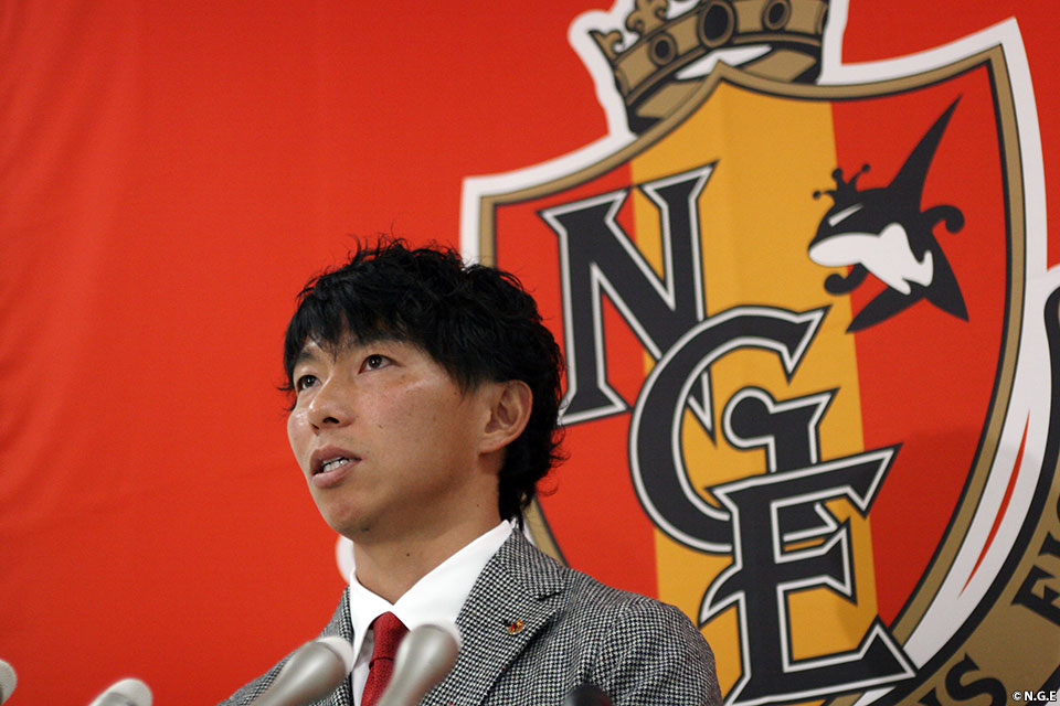 佐藤寿人選手 移籍加入記者会見｜ニュース｜名古屋グランパス公式サイト
