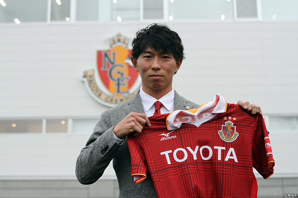 佐藤寿人選手 移籍加入記者会見｜ニュース｜名古屋グランパス公式サイト