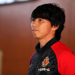 佐藤 寿人 | 選手・スタッフ | チーム | 名古屋グランパス公式サイト