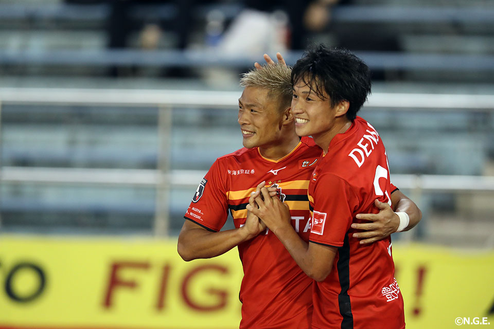 赤﨑 秀平 | 選手・スタッフ | チーム | 名古屋グランパス公式サイト