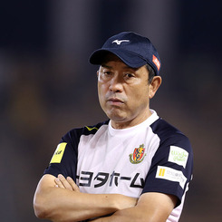 名古屋グランパス スタッフ実使用 長袖プラクティスシャツ 風間八宏 風間 八宏 | 選手・スタッフ | チーム | 名古屋グランパス公式サイト