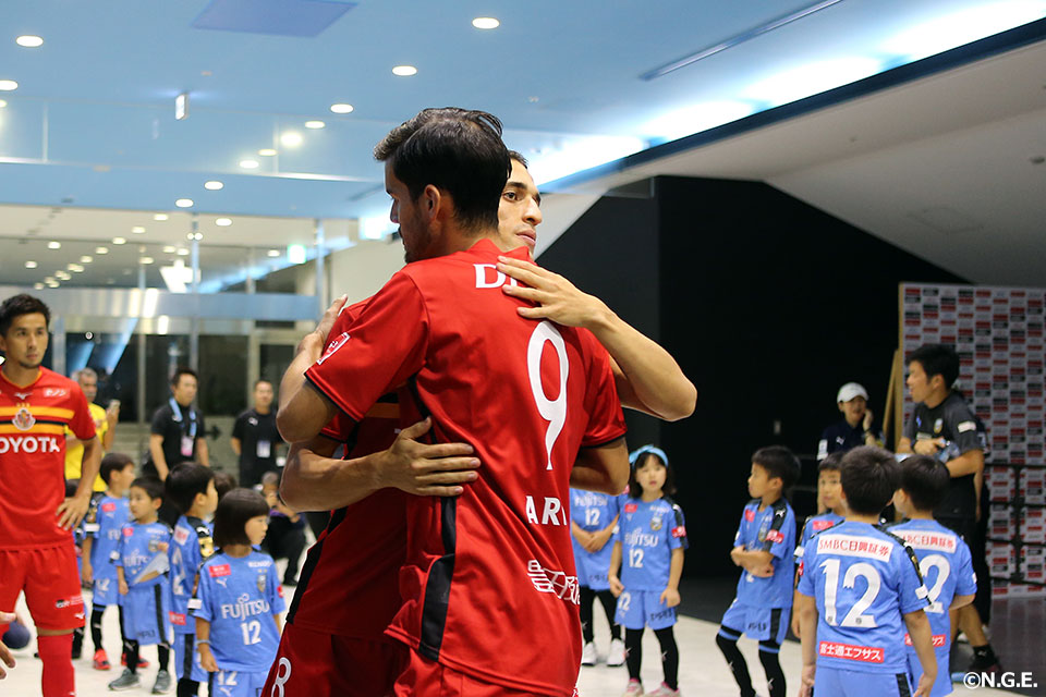 元日本代表長谷川アーリアジャスール選手サイン入サッカーシューズスパイクアディダス ?media_id=2925589417491831062