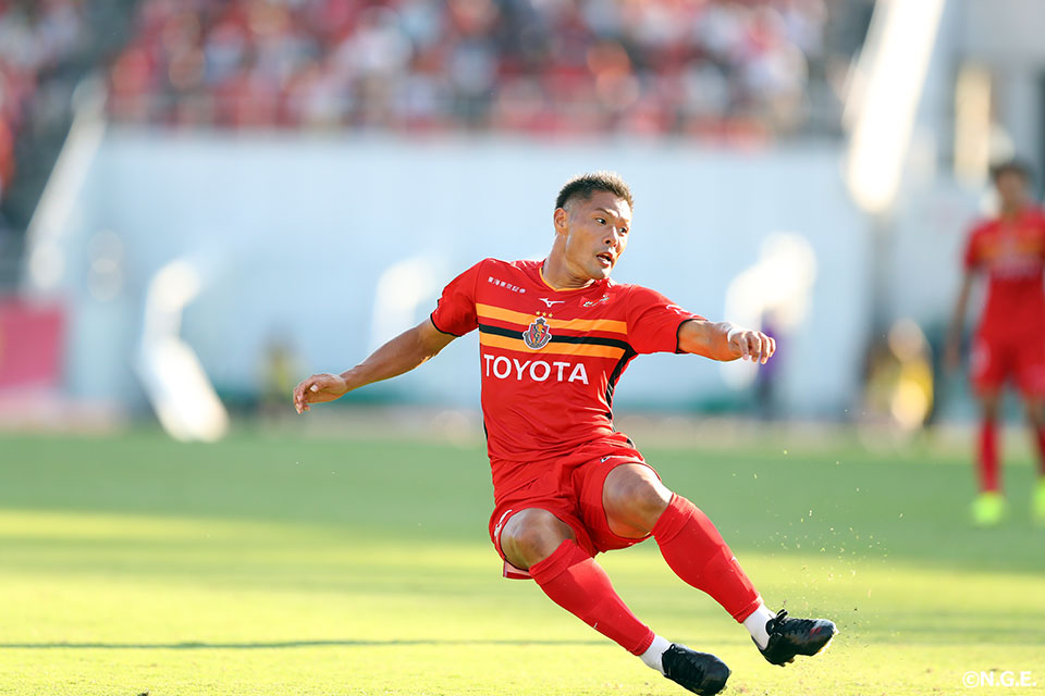 赤﨑 秀平 | 選手・スタッフ | チーム | 名古屋グランパス公式サイト