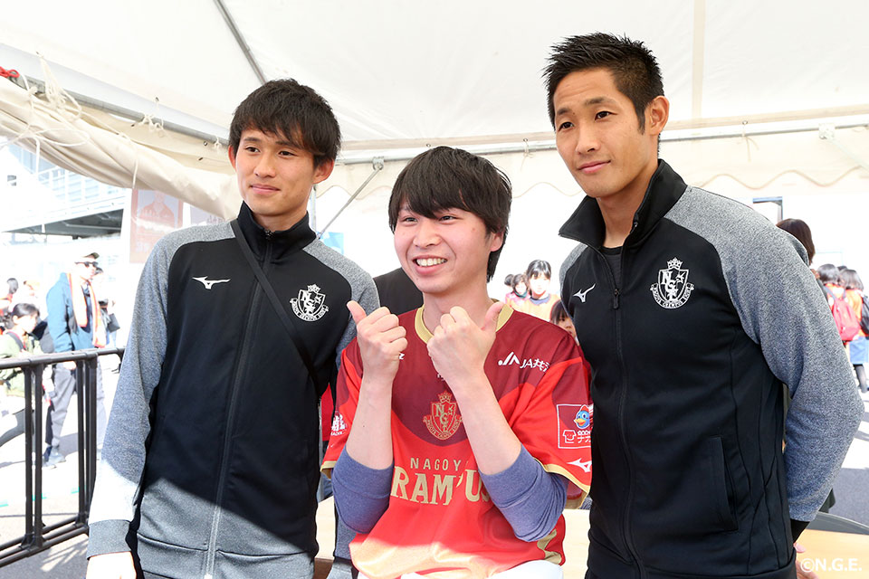 青木亮太 | 選手・スタッフ | チーム | 名古屋グランパス公式サイト