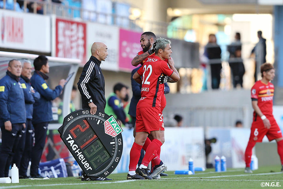 赤﨑 秀平 | 選手・スタッフ | チーム | 名古屋グランパス公式サイト