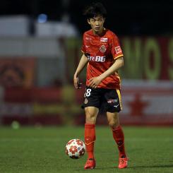 吉田晃 | 選手・スタッフ | チーム | 名古屋グランパス公式サイト