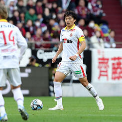 中谷進之介 | 選手・スタッフ | チーム | 名古屋グランパス公式サイト