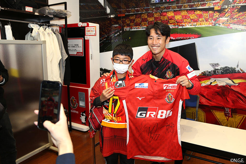 森下龍矢選手スペシャルトークショー及びクラブグランパス来店 森下龍矢選手スペシャルトークショー及びクラブグランパス来店