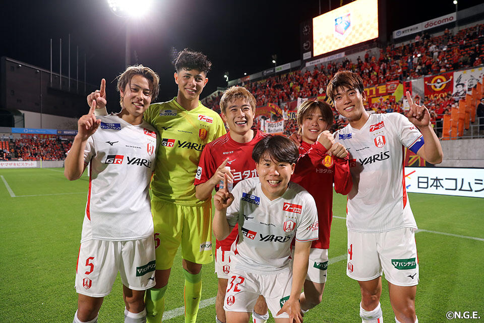 井上詩音 | 選手・スタッフ | チーム | 名古屋グランパス公式サイト