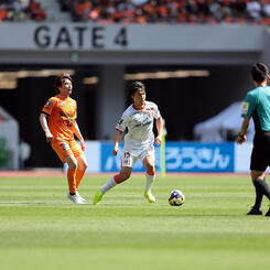 稲垣祥 | 選手・スタッフ | チーム | 名古屋グランパス公式