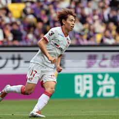 名古屋グランパス 内田宅哉 直筆サインサイン入りユニフォーム 2024 HATTRICK（ハットトリック）-選手の想いをファンへ届ける公式