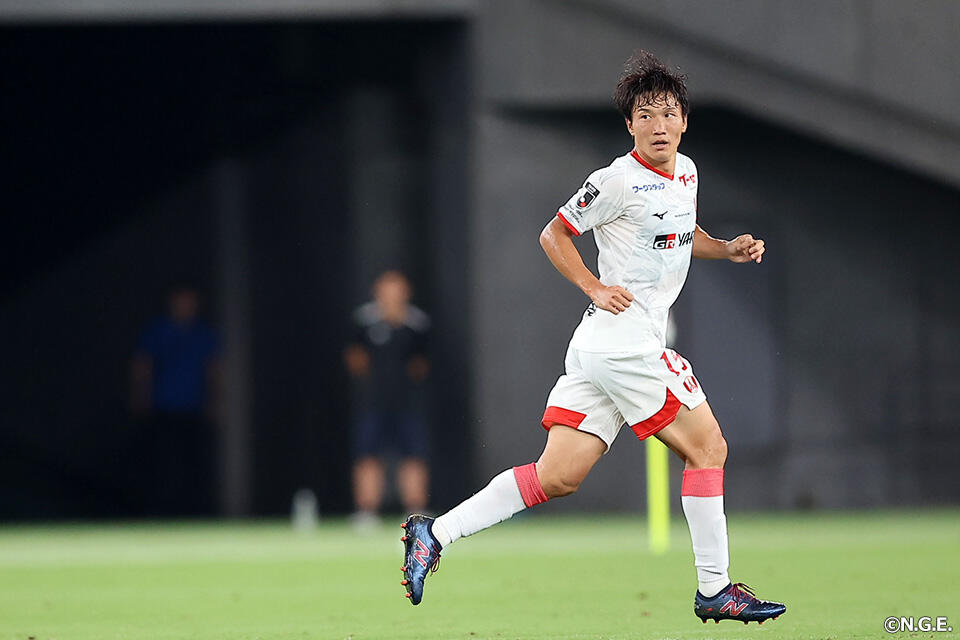 稲垣祥 | 選手・スタッフ | チーム | 名古屋グランパス公式