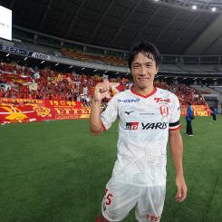稲垣祥 | 選手・スタッフ | チーム | 名古屋グランパス公式