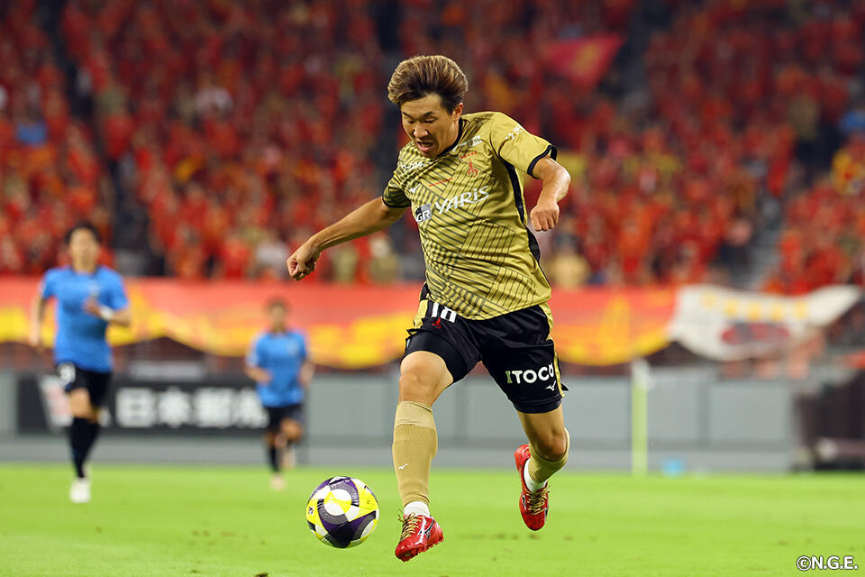 永井謙佑 | 選手・スタッフ | チーム | 名古屋グランパス公式サイト