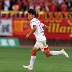 稲垣祥 | 選手・スタッフ | チーム | 名古屋グランパス公式サイト