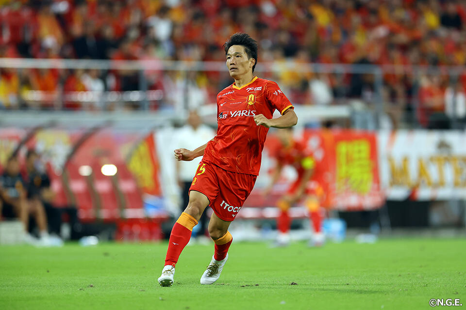 名古屋グランパスエイト　15　INAGAKI 稲垣祥 | 選手・スタッフ | チーム | 名古屋グランパス公式