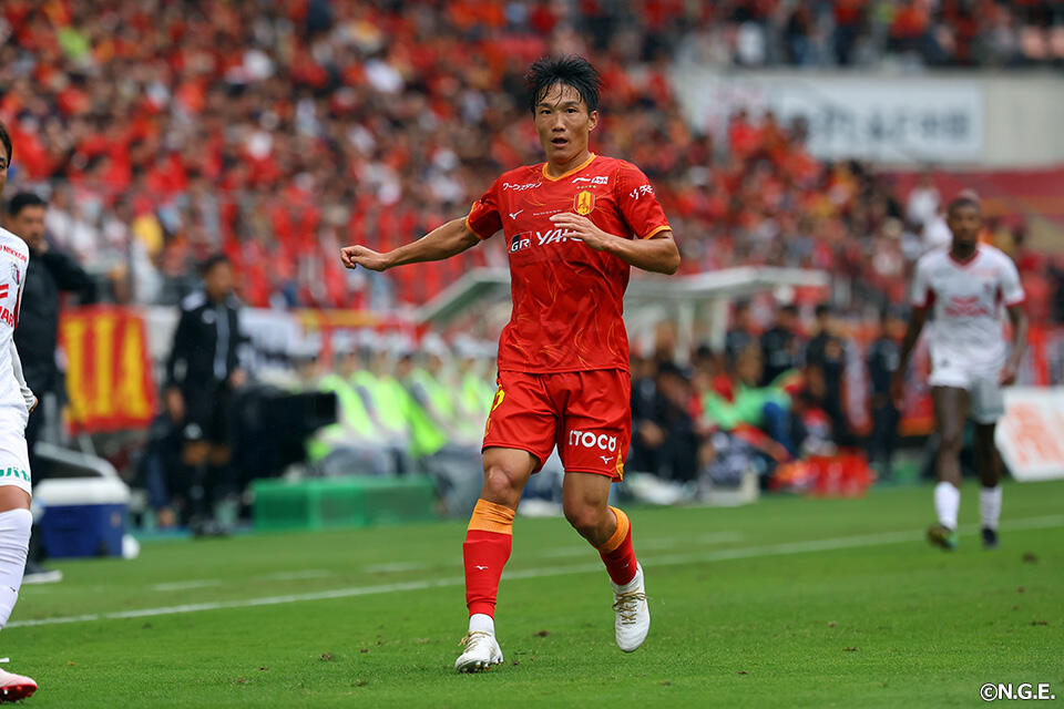 稲垣祥 | 選手・スタッフ | チーム | 名古屋グランパス公式