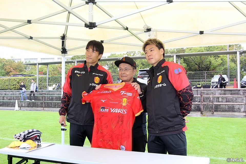 稲垣祥 | 選手・スタッフ | チーム | 名古屋グランパス公式サイト