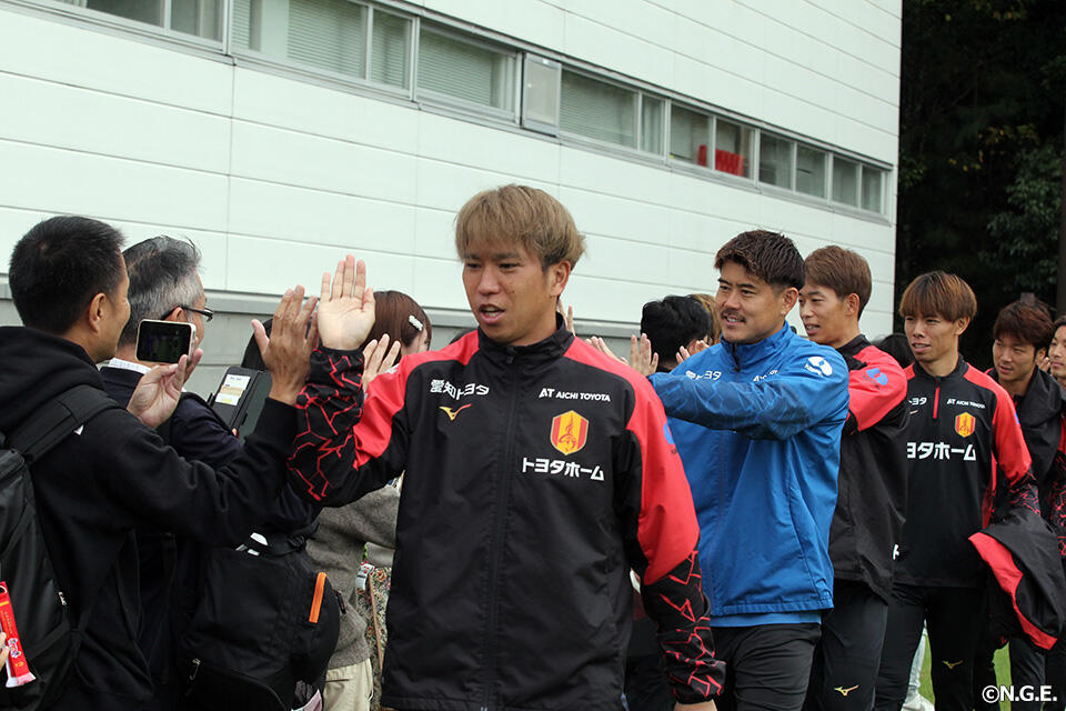 アレク　名古屋グランパス選手支給　ウォームアップウェア　内田宅哉選手 アレク 名古屋グランパス選手支給 ウォームアップウェア 内田宅