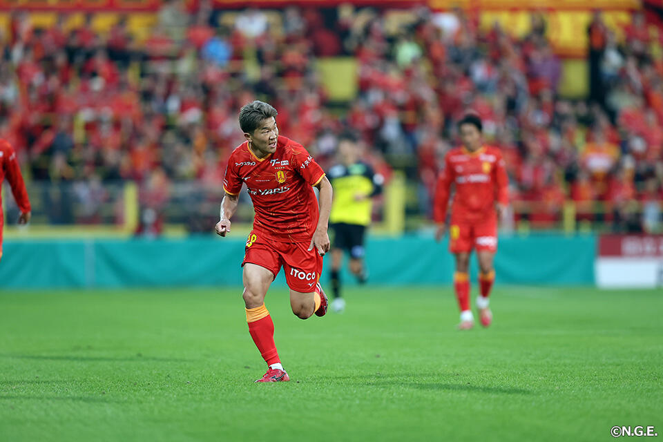 永井謙佑 | 選手・スタッフ | チーム | 名古屋グランパス公式サイト