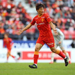 稲垣祥 | 選手・スタッフ | チーム | 名古屋グランパス公式サイト