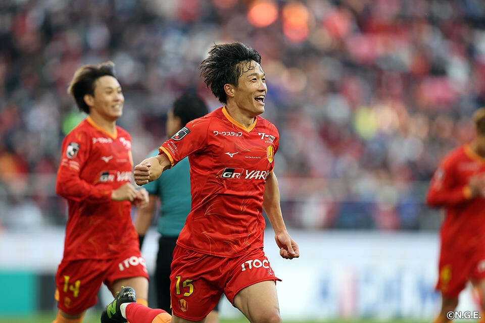 稲垣祥 | 選手・スタッフ | チーム | 名古屋グランパス公式サイト