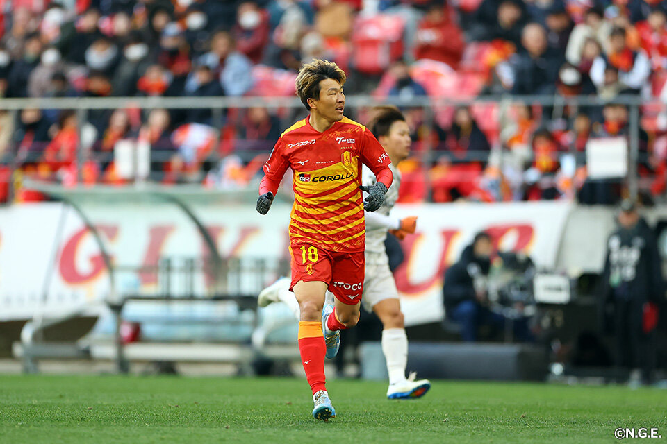 永井謙佑 | 選手・スタッフ | チーム | 名古屋グランパス公式サイト