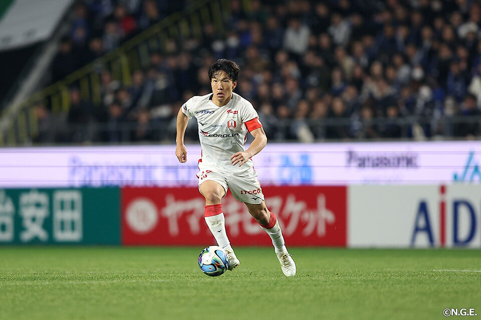 稲垣祥 | 選手・スタッフ | チーム | 名古屋グランパス公式サイト