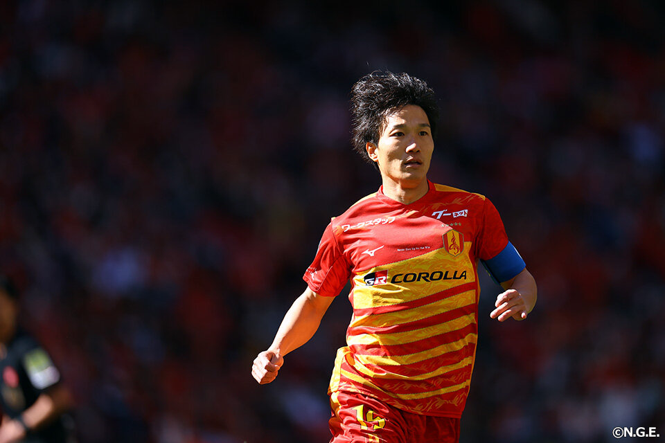 稲垣祥 | 選手・スタッフ | チーム | 名古屋グランパス公式サイト