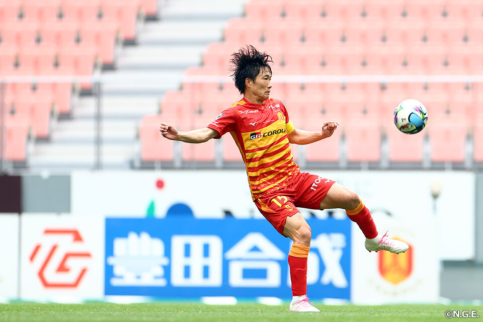 稲垣祥 | 選手・スタッフ | チーム | 名古屋グランパス公式サイト