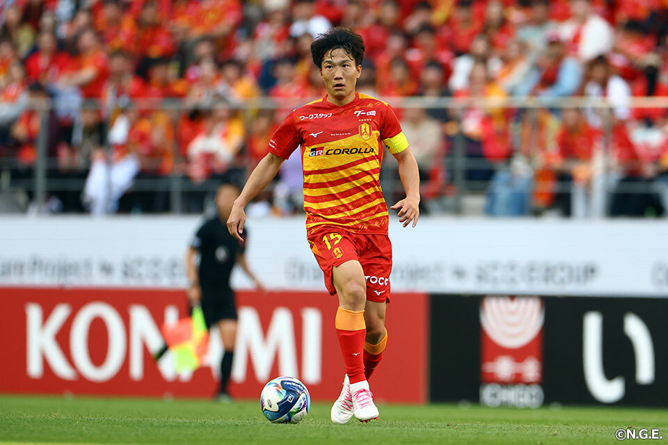 名古屋グランパス　稲垣祥　ユニフォーム 名古屋グランパス 2025 ホーム 半袖レプリカユニフォーム 15.稲垣祥