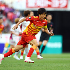 稲垣祥 | 選手・スタッフ | チーム | 名古屋グランパス公式サイト