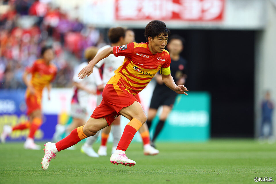 稲垣祥 | 選手・スタッフ | チーム | 名古屋グランパス公式サイト