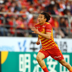甲田英將 | 選手・スタッフ | チーム | 名古屋グランパス公式サイト