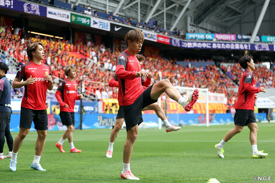 内田宅哉 | 選手・スタッフ | チーム | 名古屋グランパス公式サイト