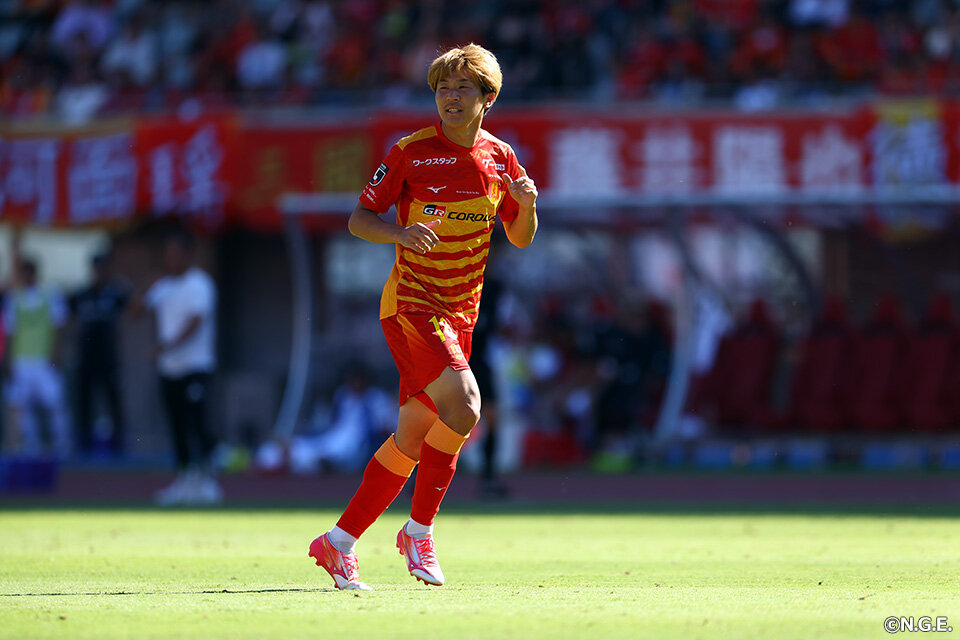 永井 謙佑 | 選手・スタッフ | チーム | 名古屋グランパス公式サイト