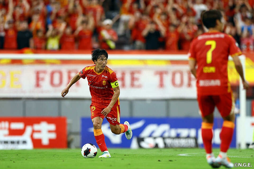 稲垣祥 | 選手・スタッフ | チーム | 名古屋グランパス公式サイト