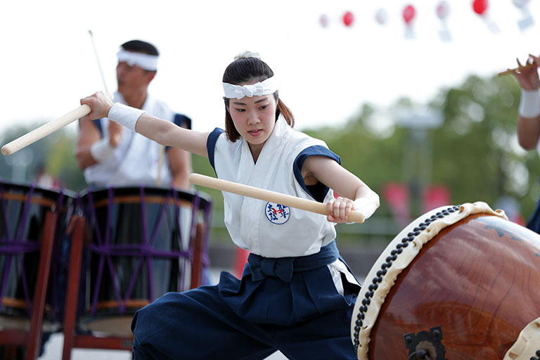 熱いパフォーマンスで夏祭りを盛り上げる ニュース 名古屋グランパス公式サイト