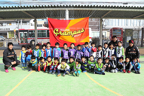 幼児サッカー体験教室 の模様 ニュース 名古屋グランパス公式サイト